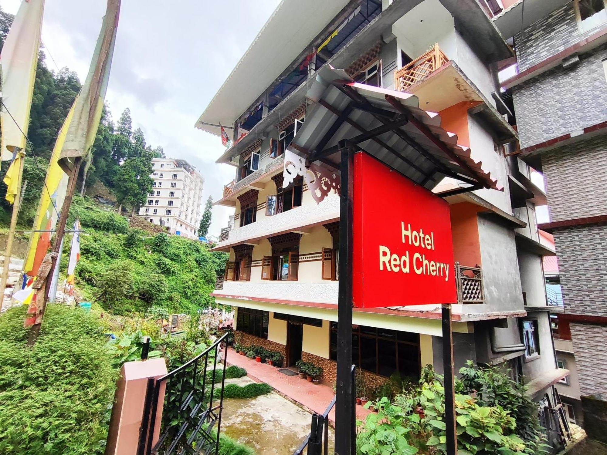 Hotel Red Cherry Pelling Esterno foto